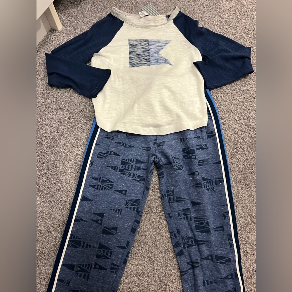 Brand new with tags Splendid 5/6 outfit.